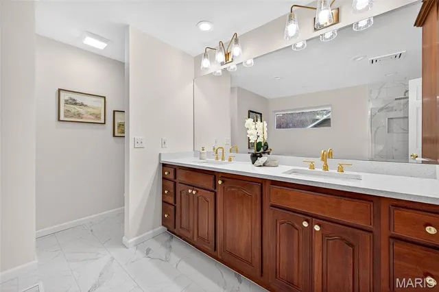 $550,000 | 805 Phaeton Drive, Manchester, MO 63021