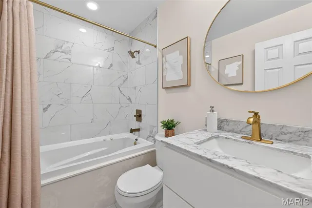 $550,000 | 805 Phaeton Drive, Manchester, MO 63021