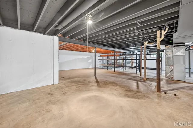 $550,000 | 805 Phaeton Drive, Manchester, MO 63021