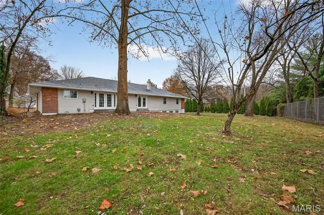 $550,000 | 805 Phaeton Drive, Manchester, MO 63021