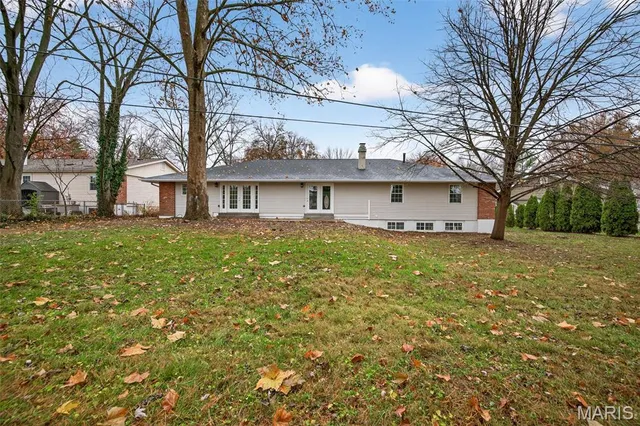 $550,000 | 805 Phaeton Drive, Manchester, MO 63021