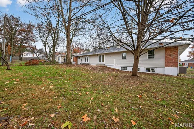 $550,000 | 805 Phaeton Drive, Manchester, MO 63021