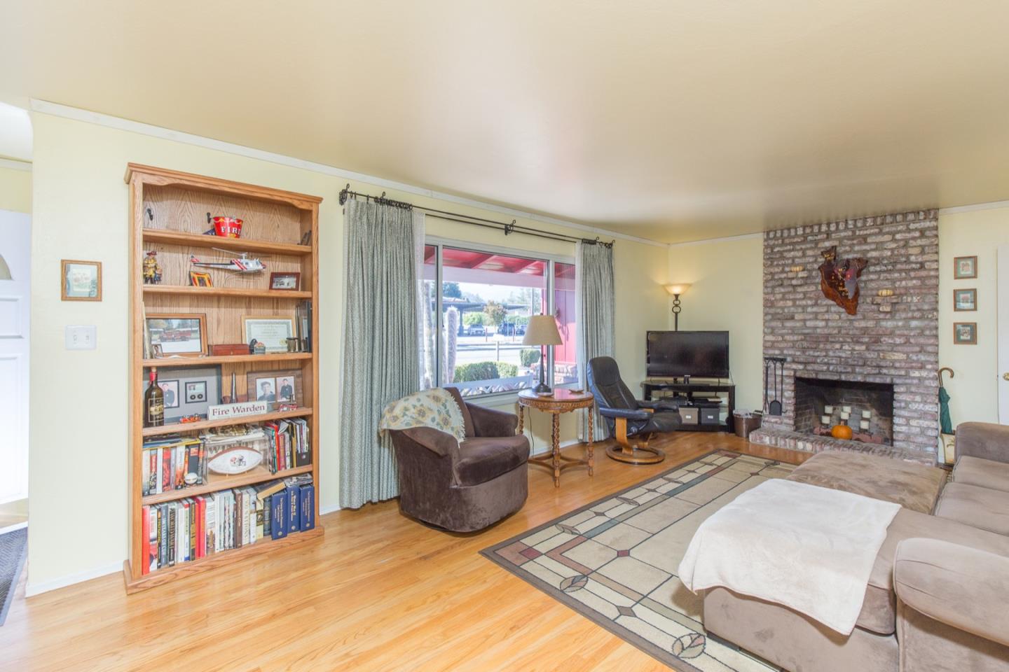 21901 McClellan Road Cupertino, CA 95014 - Photo 6 of 25 Gallery Image 6