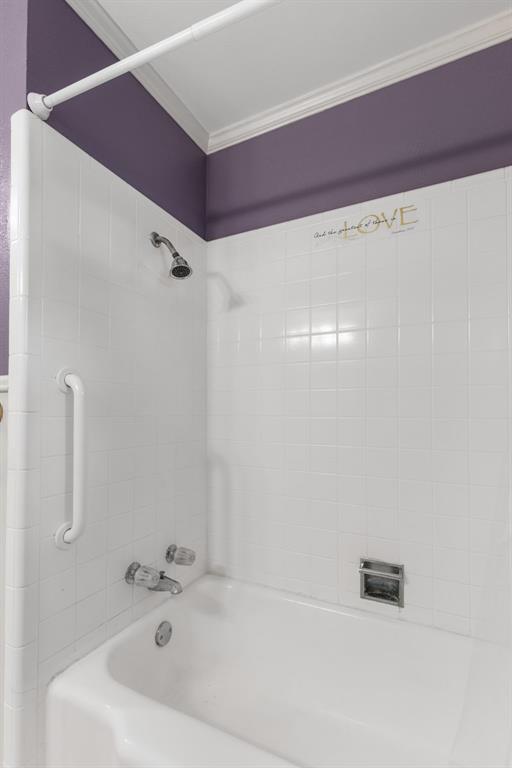 4906 Greenbriar Road Wichita Falls, TX 76302 - Photo 26 of 33 a bathroom with a bathtub