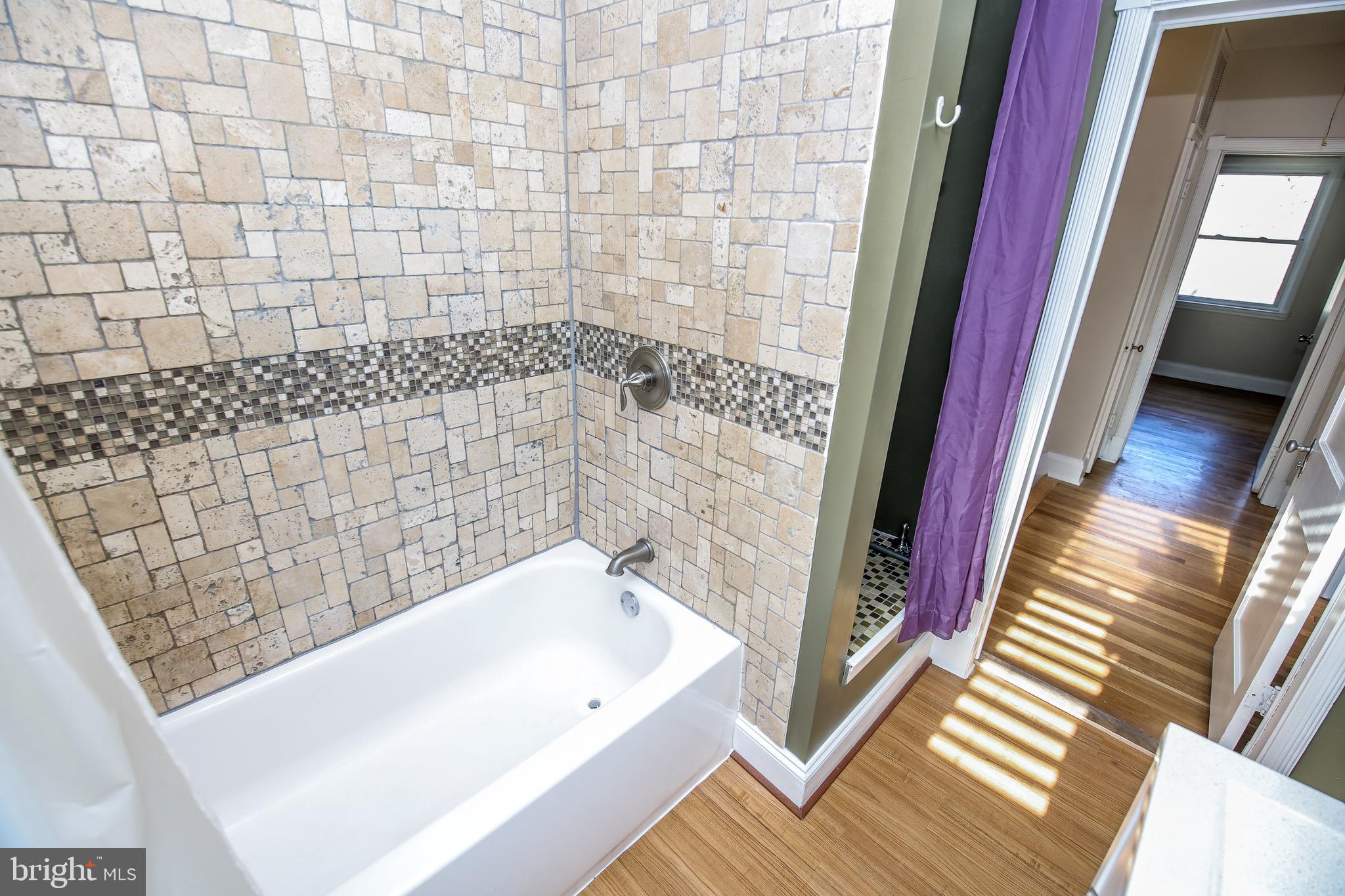 331 Westshire Road Baltimore, MD 21229 - Photo 14 of 42 Upper level bathroom