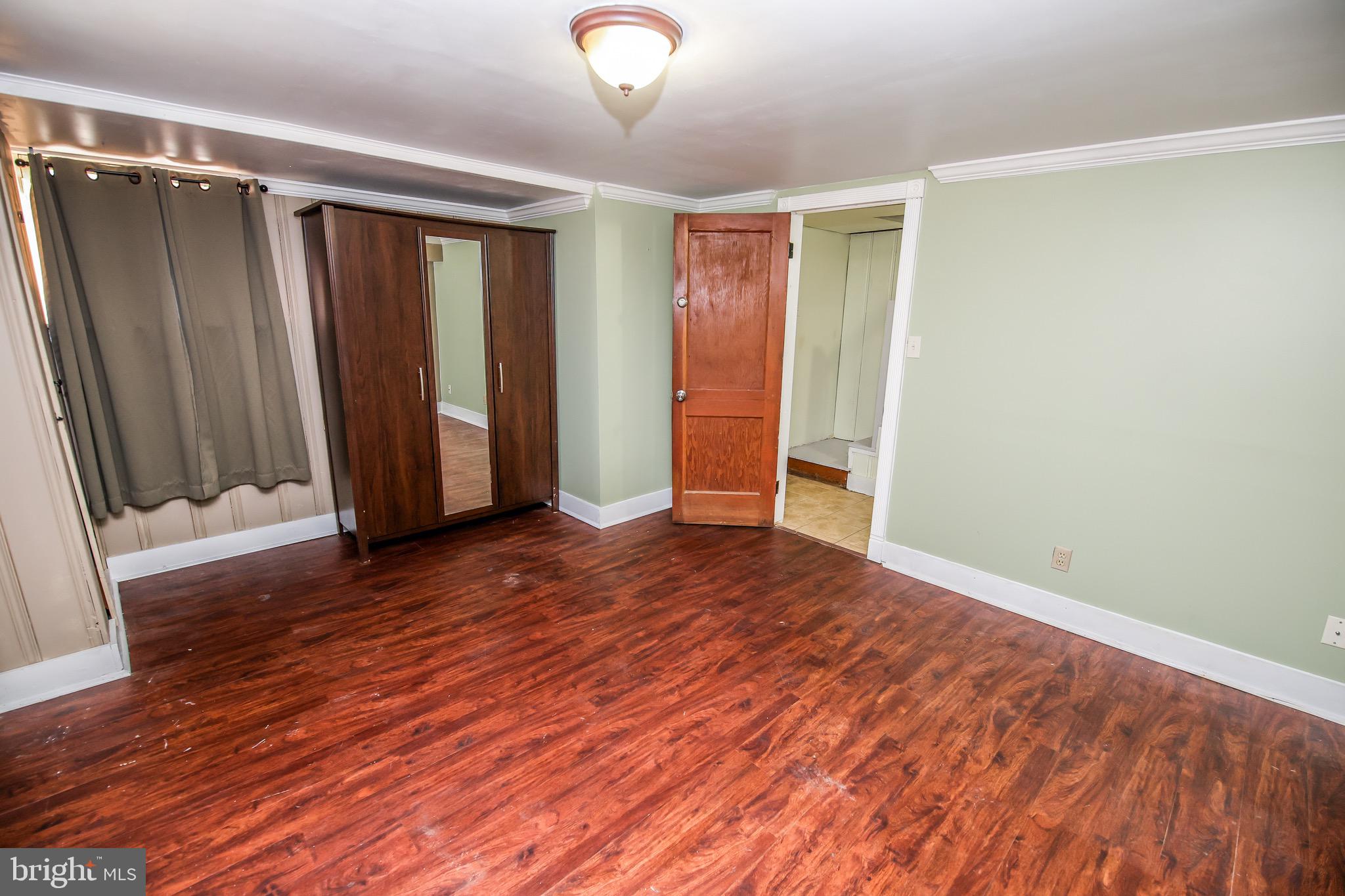 331 Westshire Road Baltimore, MD 21229 - Photo 25 of 42 Lower level in-law suite