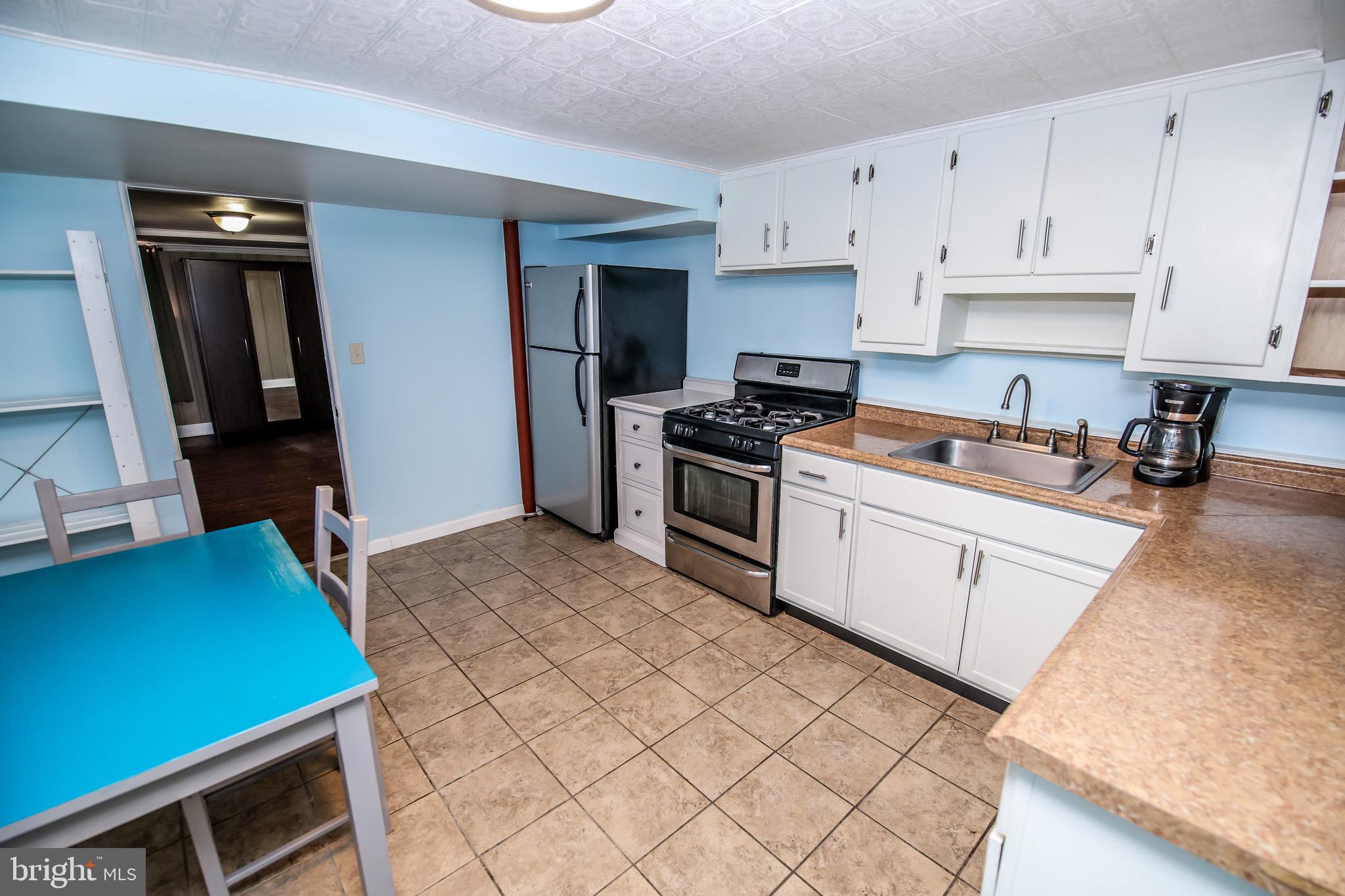 331 Westshire Road Baltimore, MD 21229 - Photo 27 of 42 Lower level in-law suite