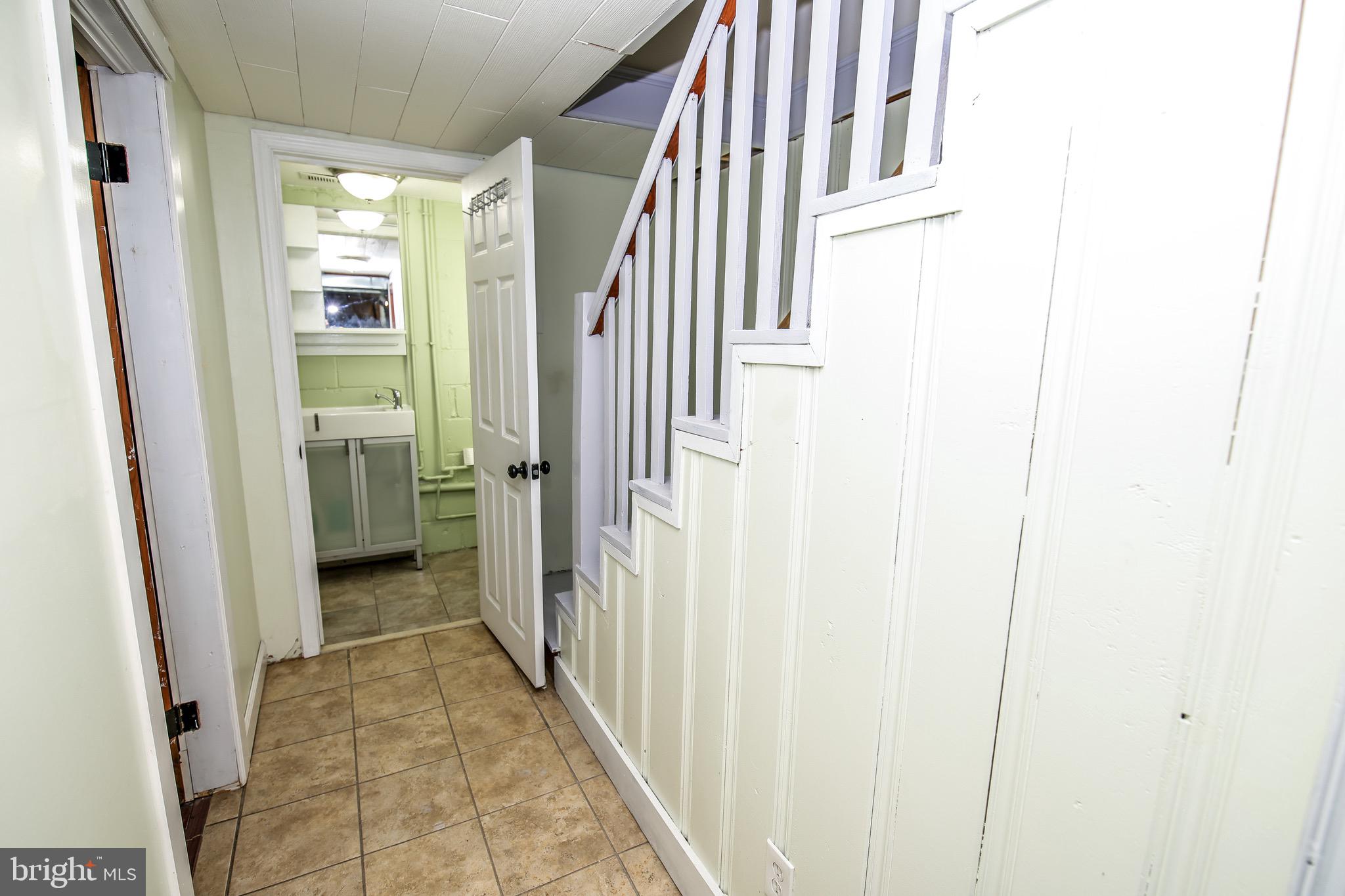 331 Westshire Road Baltimore, MD 21229 - Photo 34 of 42 Lower level