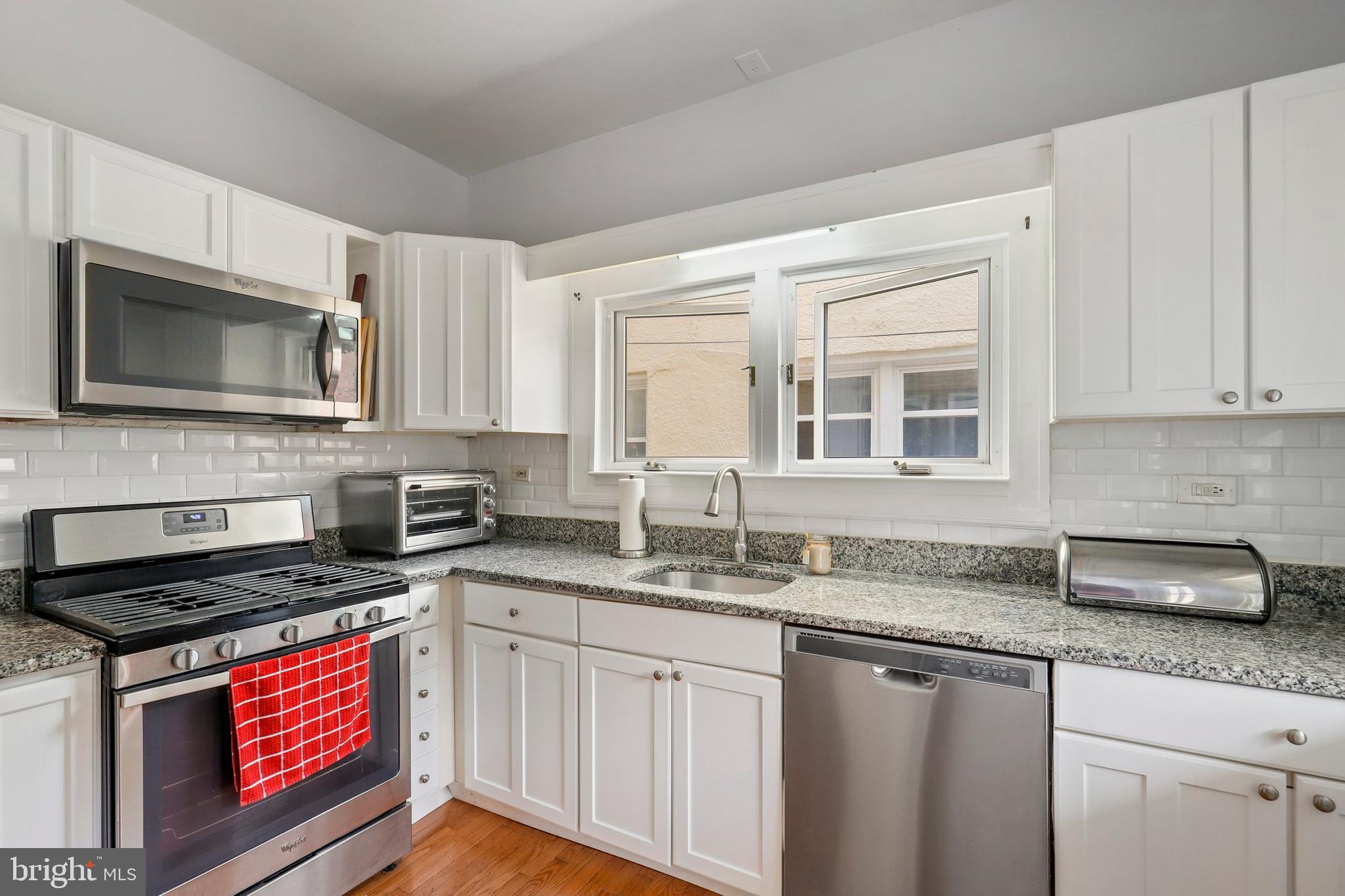 6202 Frederick Road Baltimore, MD 21228 - Photo 14 of 42
