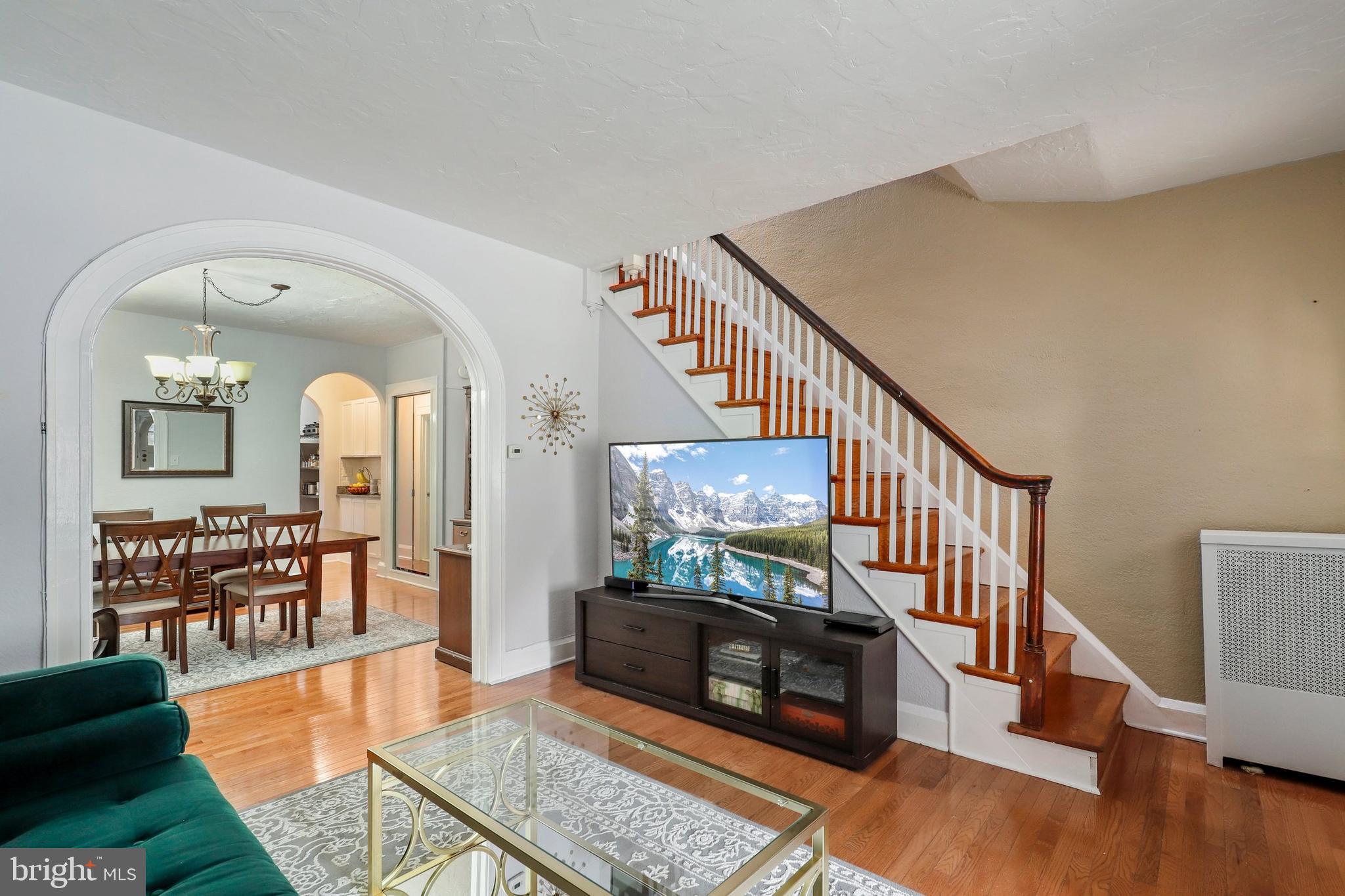 6202 Frederick Road Baltimore, MD 21228 - Photo 3 of 42