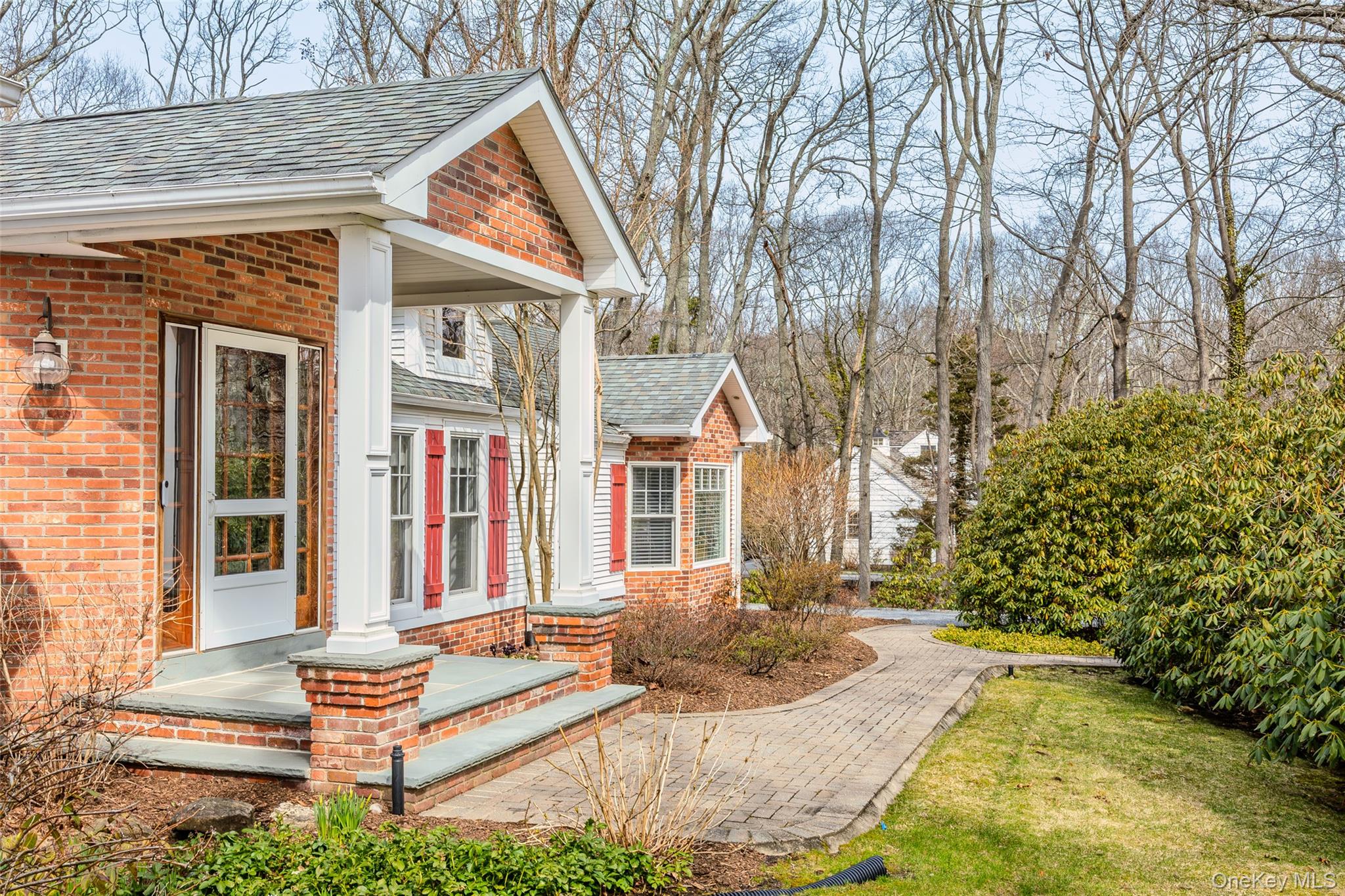 150 Quaker Path Setauket, NY 11733 - Photo 5 of 40