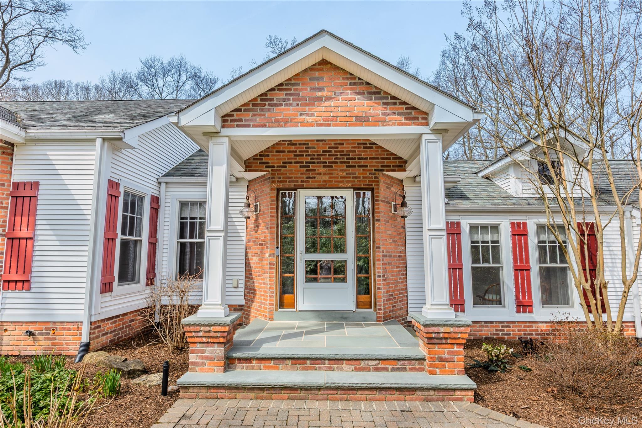 150 Quaker Path Setauket, NY 11733 - Photo 6 of 40