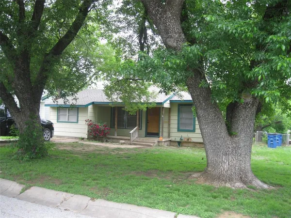 $169,500 | 1206 West Dyer Street, Breckenridge, TX 76424