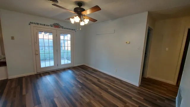 $1,600 | 707 Lewis Drive, Burnet, TX 78611