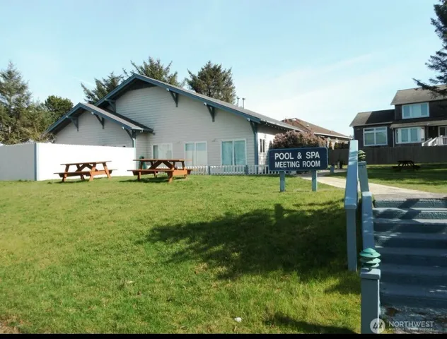 $149,000 | 210 26th Street Northwest, Unit 106, Long Beach, WA 98631