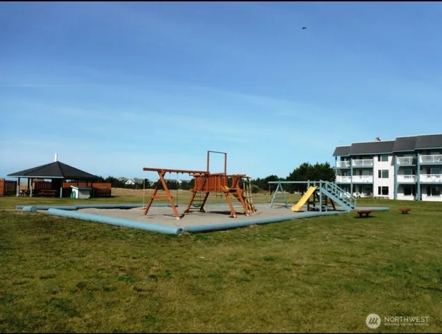 $149,000 | 210 26th Street Northwest, Unit 106, Long Beach, WA 98631