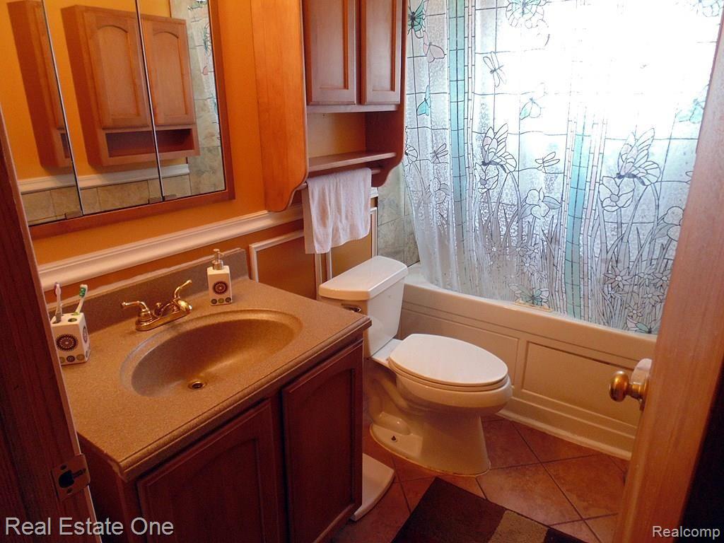 8043 Pardee Road Taylor, MI 48180 - Photo 11 of 27 DSC00985Pardee 8043 MLS.jpg