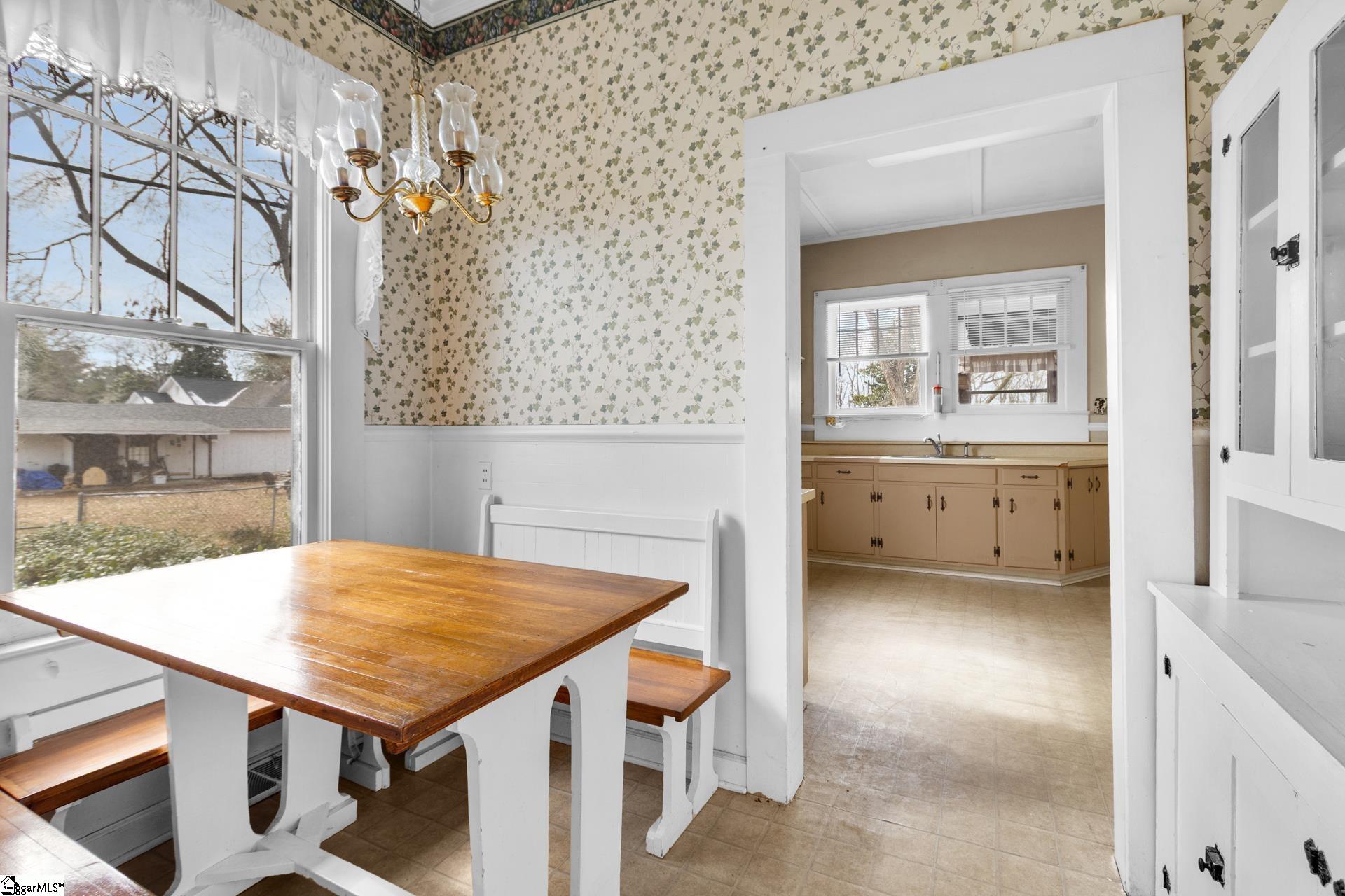 304 Cedar Street Clinton, SC 29325 - Photo 13 of 44