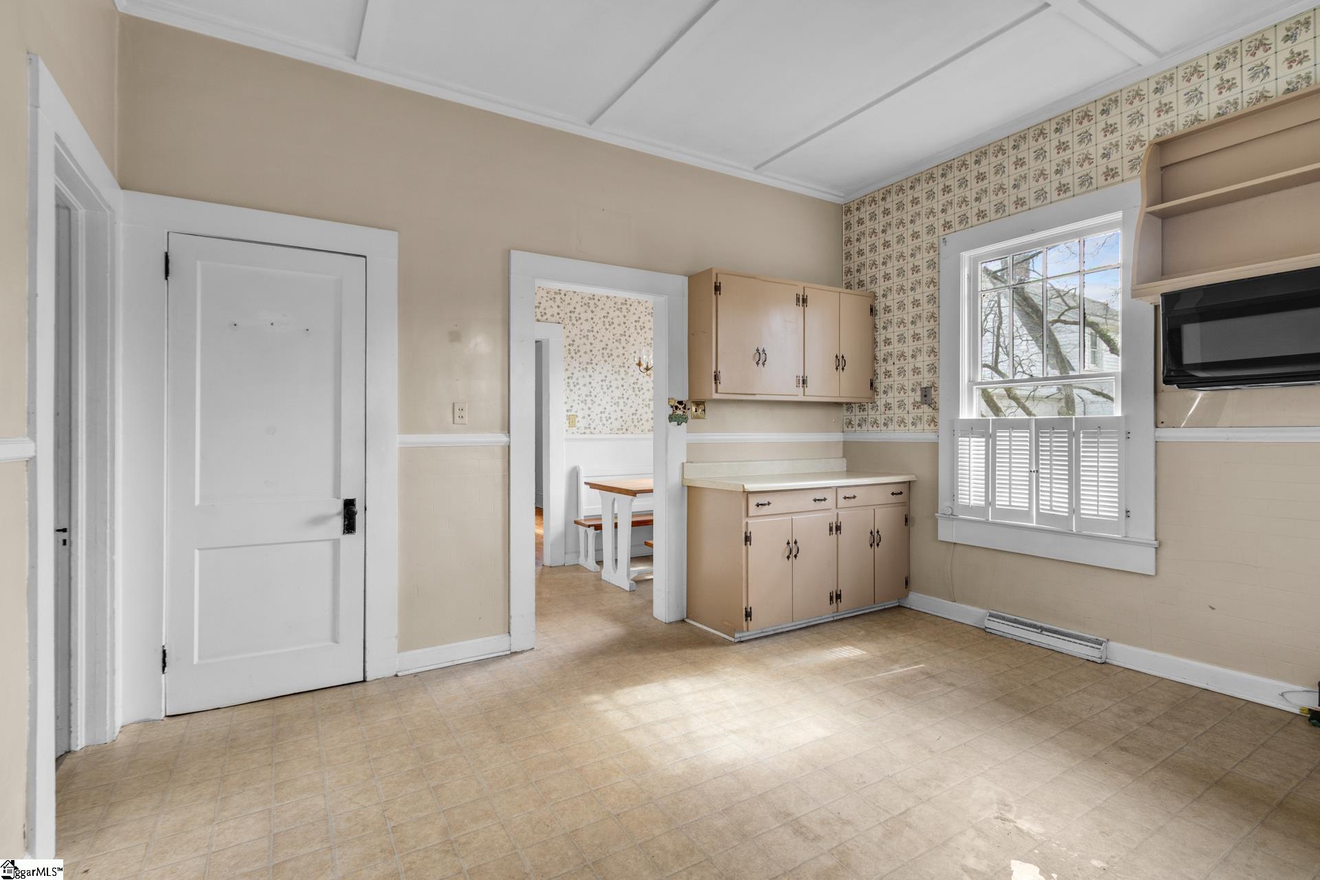 304 Cedar Street Clinton, SC 29325 - Photo 16 of 44