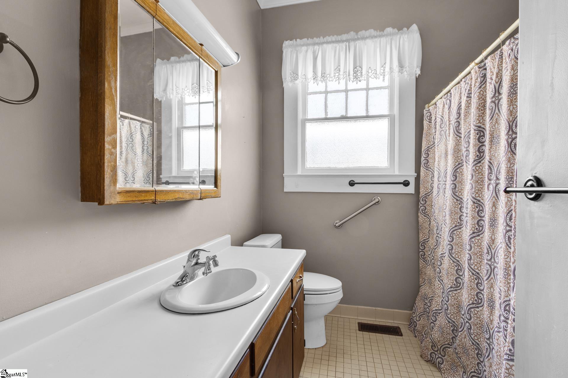 304 Cedar Street Clinton, SC 29325 - Photo 29 of 44