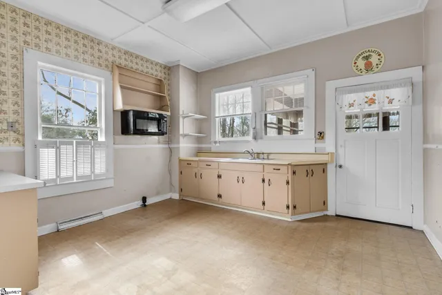 $275,000 | 304 Cedar Street, Clinton, SC 29325