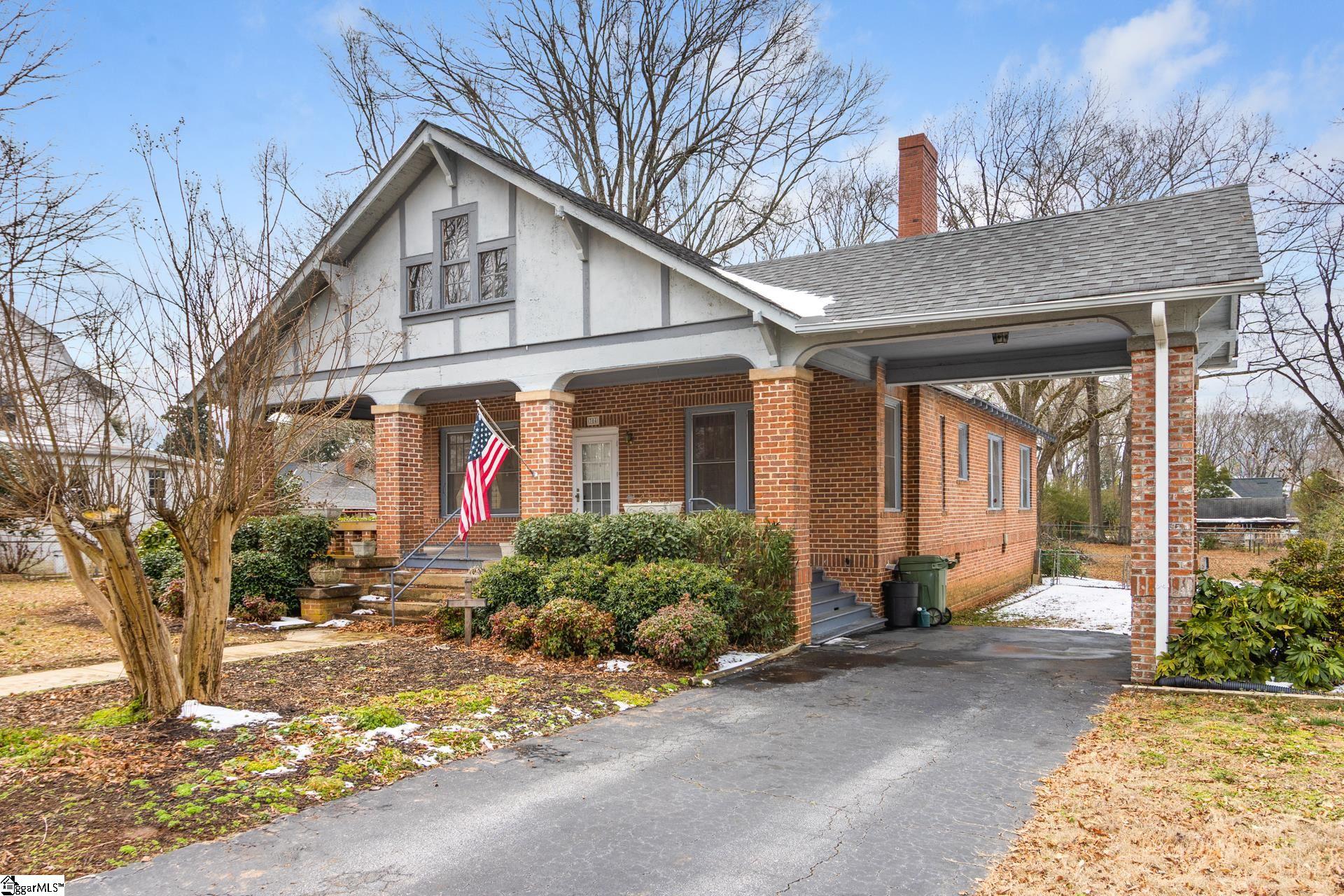304 Cedar Street Clinton, SC 29325 - Photo 3 of 44