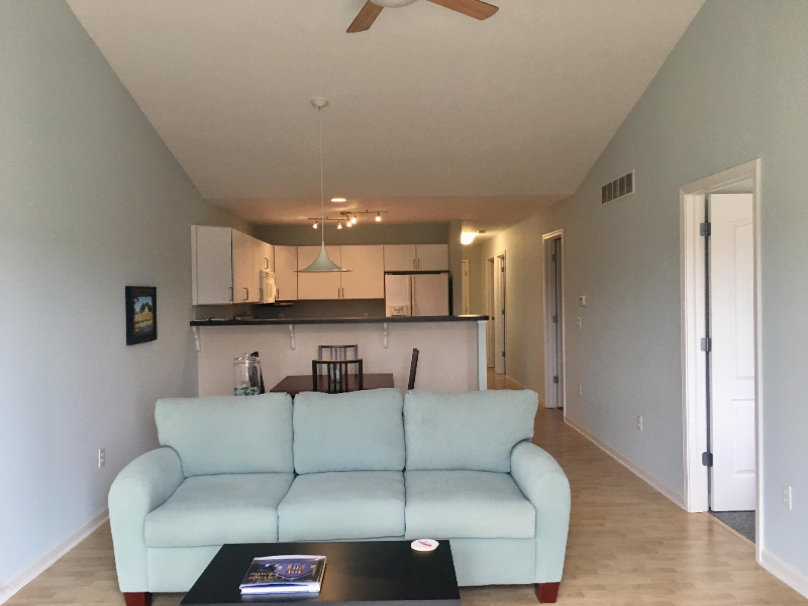 626 Ravine Drive Manistee, MI 49660 - Photo 4 of 29 Living Room