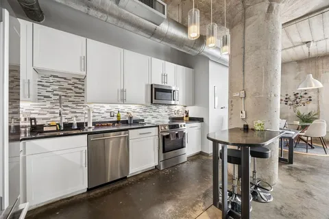 $295,000 | 1122 Jackson Street, Unit 606, Dallas, TX 75202