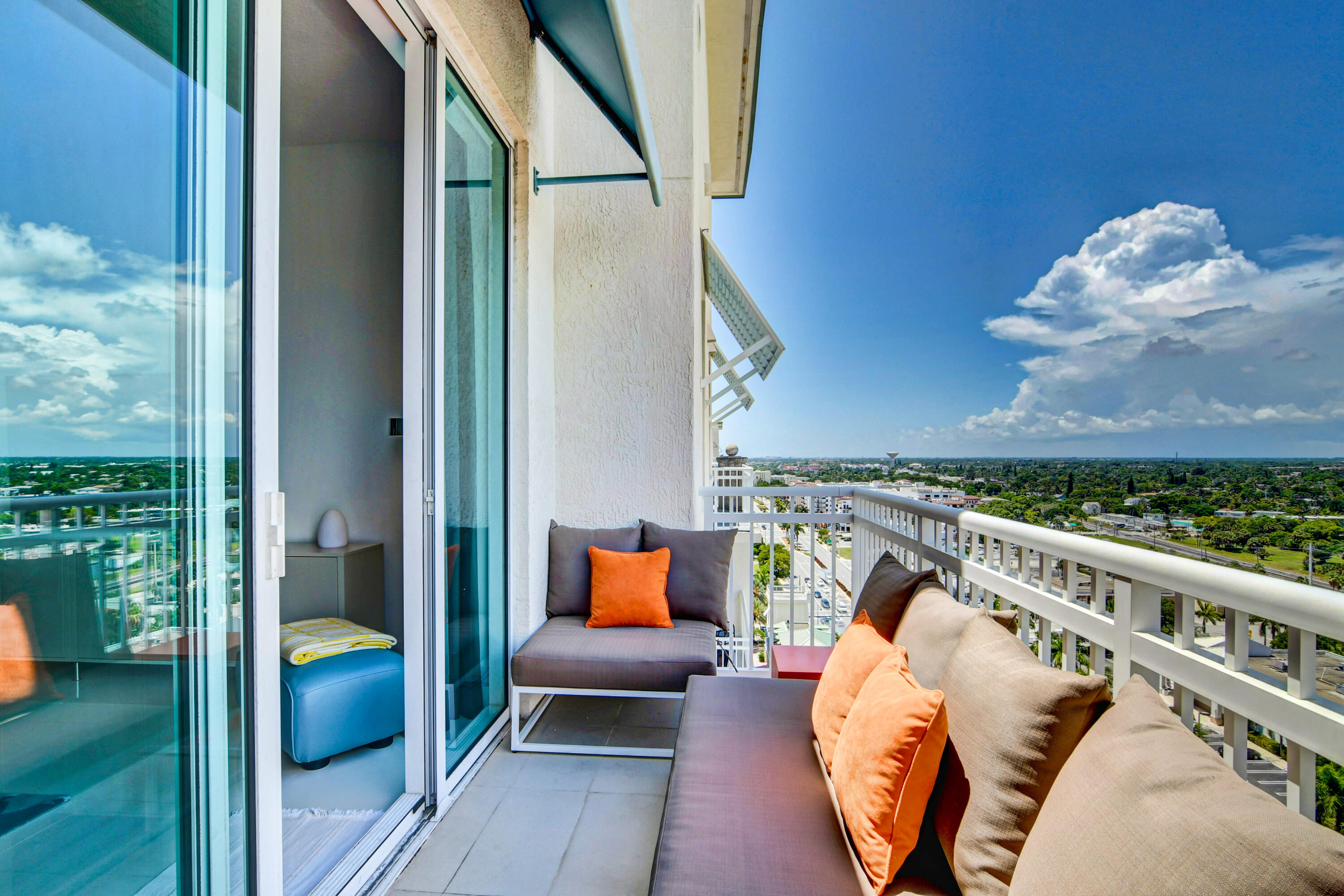 450 North Federal Highway, Unit PH03 Boynton Beach, FL 33435 - Photo 27 of 41 a balcony with furniture and city view