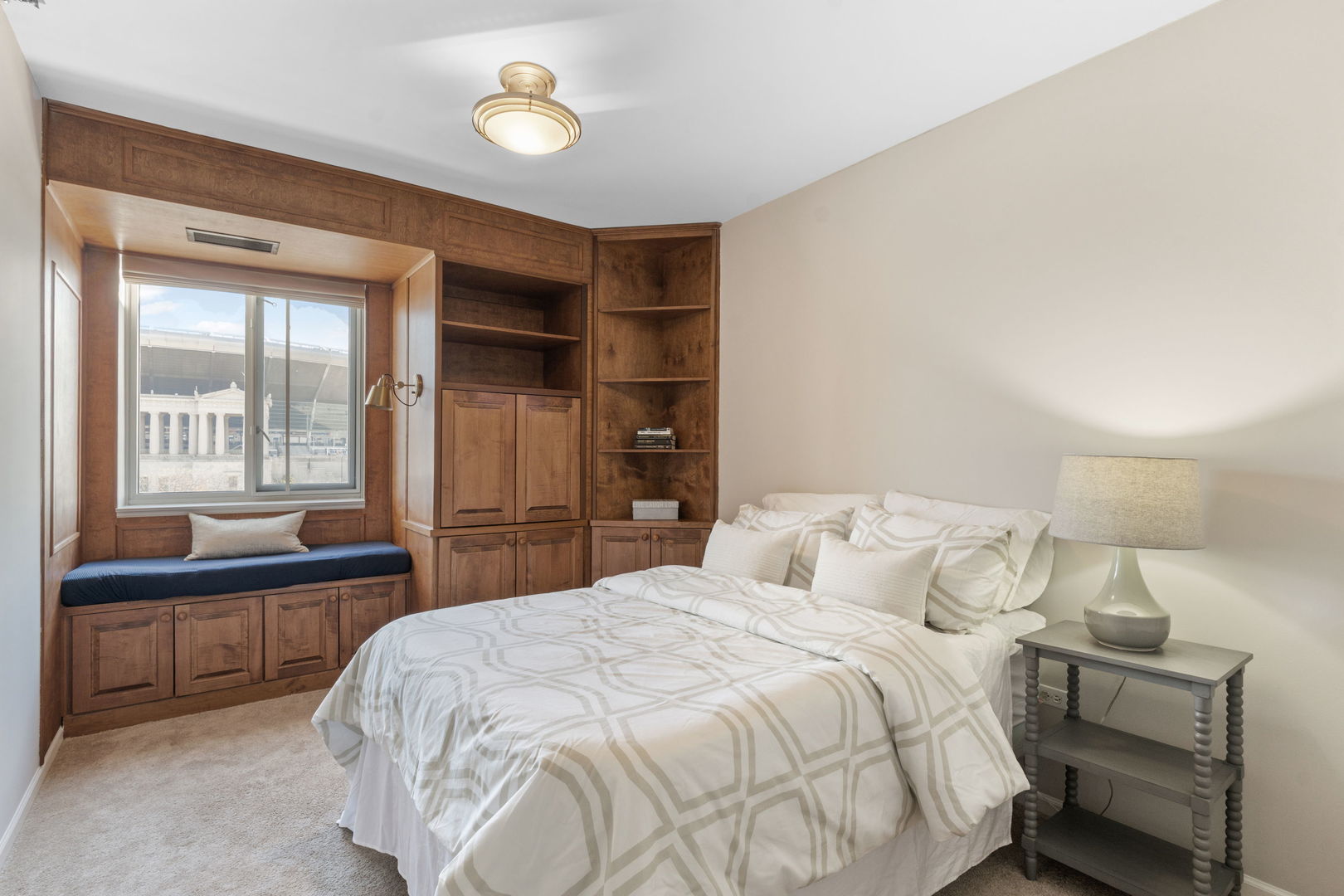 1515 South Prairie Avenue, Unit 508 Chicago, IL 60605 - Photo 15 of 22 a bedroom with a bed and a large window