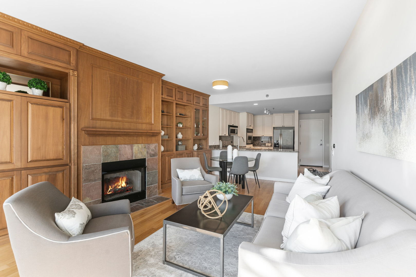 1515 South Prairie Avenue, Unit 508 Chicago, IL 60605 - Photo 3 of 22 a living room with furniture and a fireplace