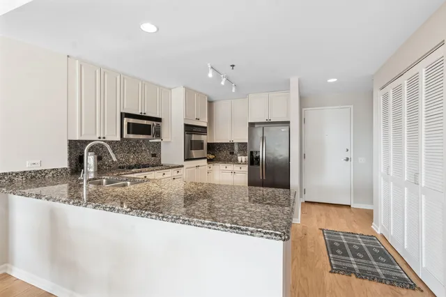 $400,000 | 1515 South Prairie Avenue, Unit 508, Chicago, IL 60605