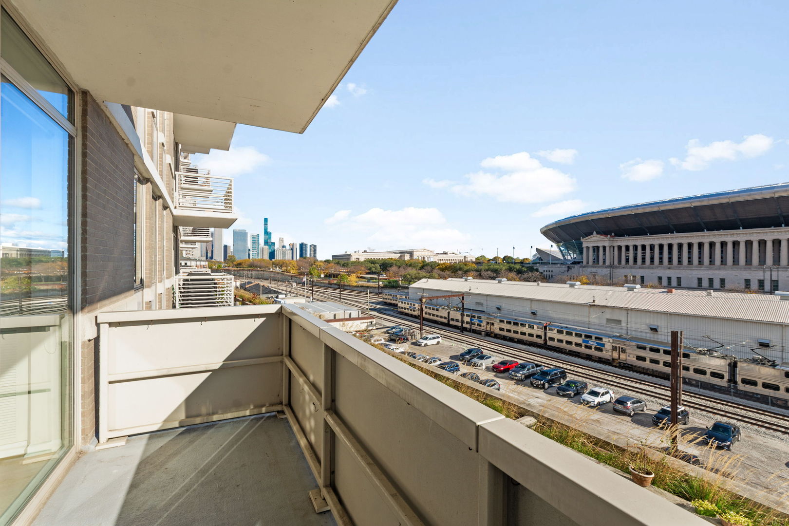 1515 South Prairie Avenue, Unit 508 Chicago, IL 60605 - Photo 8 of 22 a view of a balcony with an outdoor space