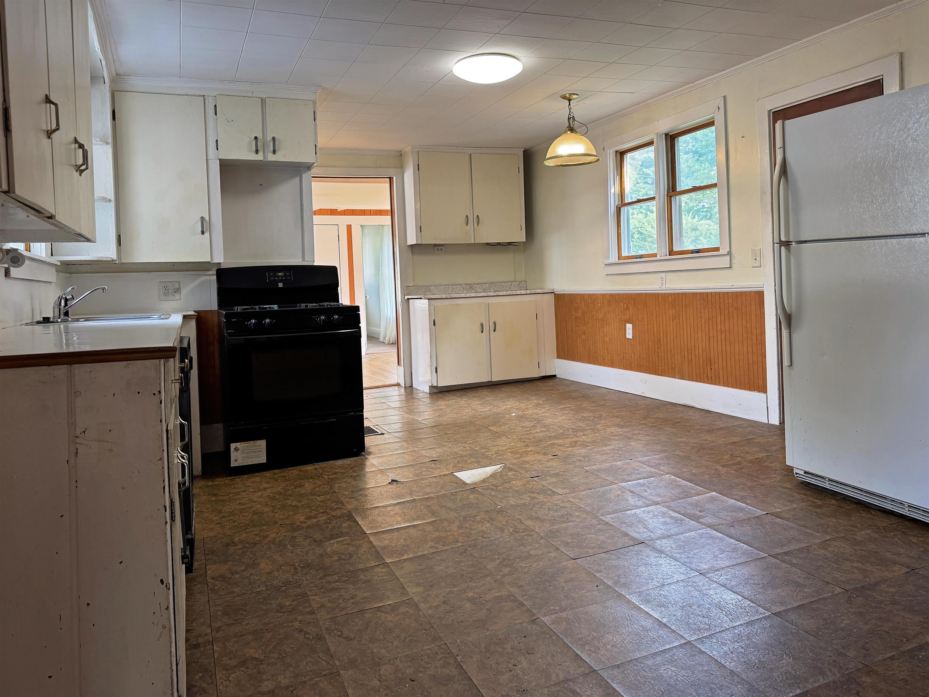 56 Maple Street Morristown, VT 05661 - Photo 11 of 48