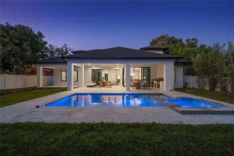 a view of house with garden