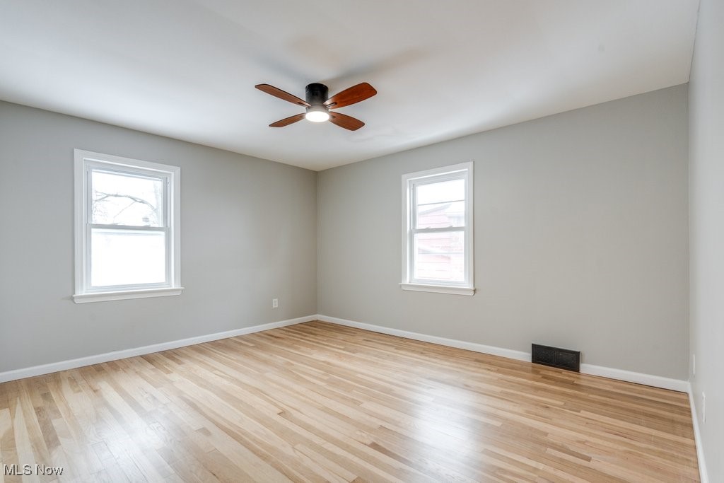 13526 Cedar Road Cleveland, OH 44118 - Photo 44 of 47 UP Unit Bedroom