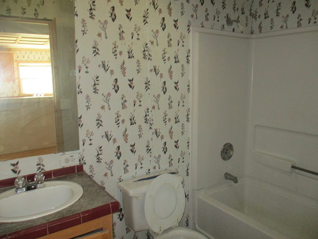 773 Bennock Mill Road Augusta, GA 30906 - Photo 12 of 13 Hall Bath