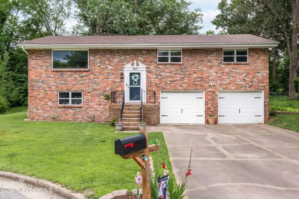 $249,900 | 822 Dean Drive, Jefferson City, MO 65109