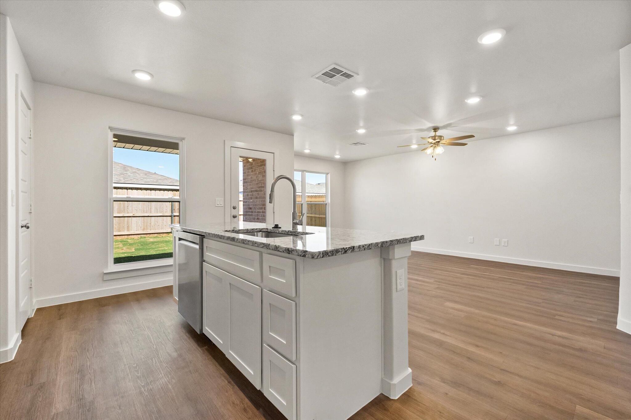 8308 24th Street Lubbock, TX 79407 - Photo 5 of 22 21-8308 24th_7221