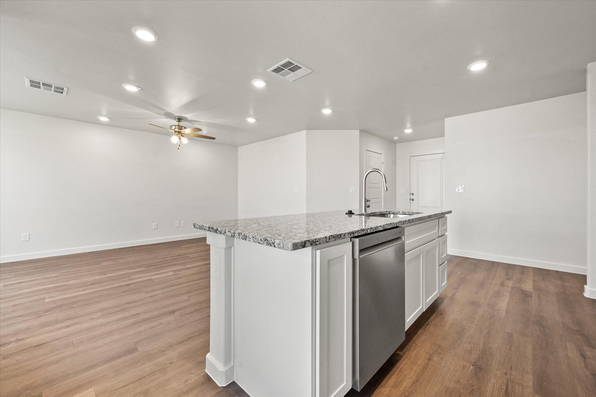 8308 24th Street Lubbock, TX 79407 - Photo 6 of 22 14-8308 24th_7216