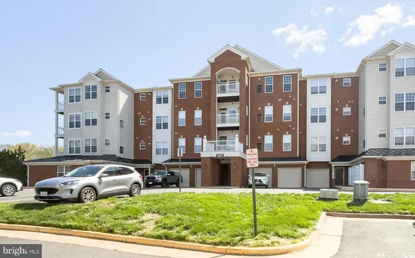 $324,900 | 9713 Handerson Place, Unit 104, Manassas Park, VA 20111