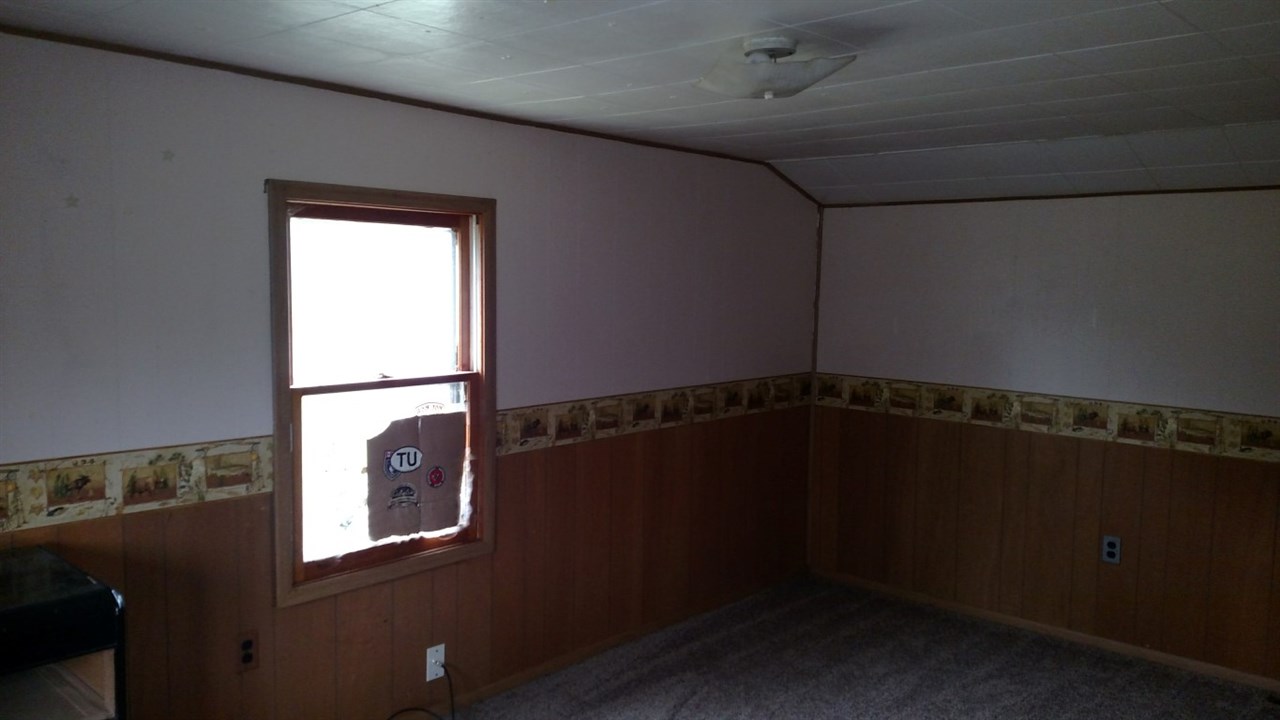 3252 Pine River Road Standish, MI 48658 - Photo 8 of 9 1838644-7.JPG