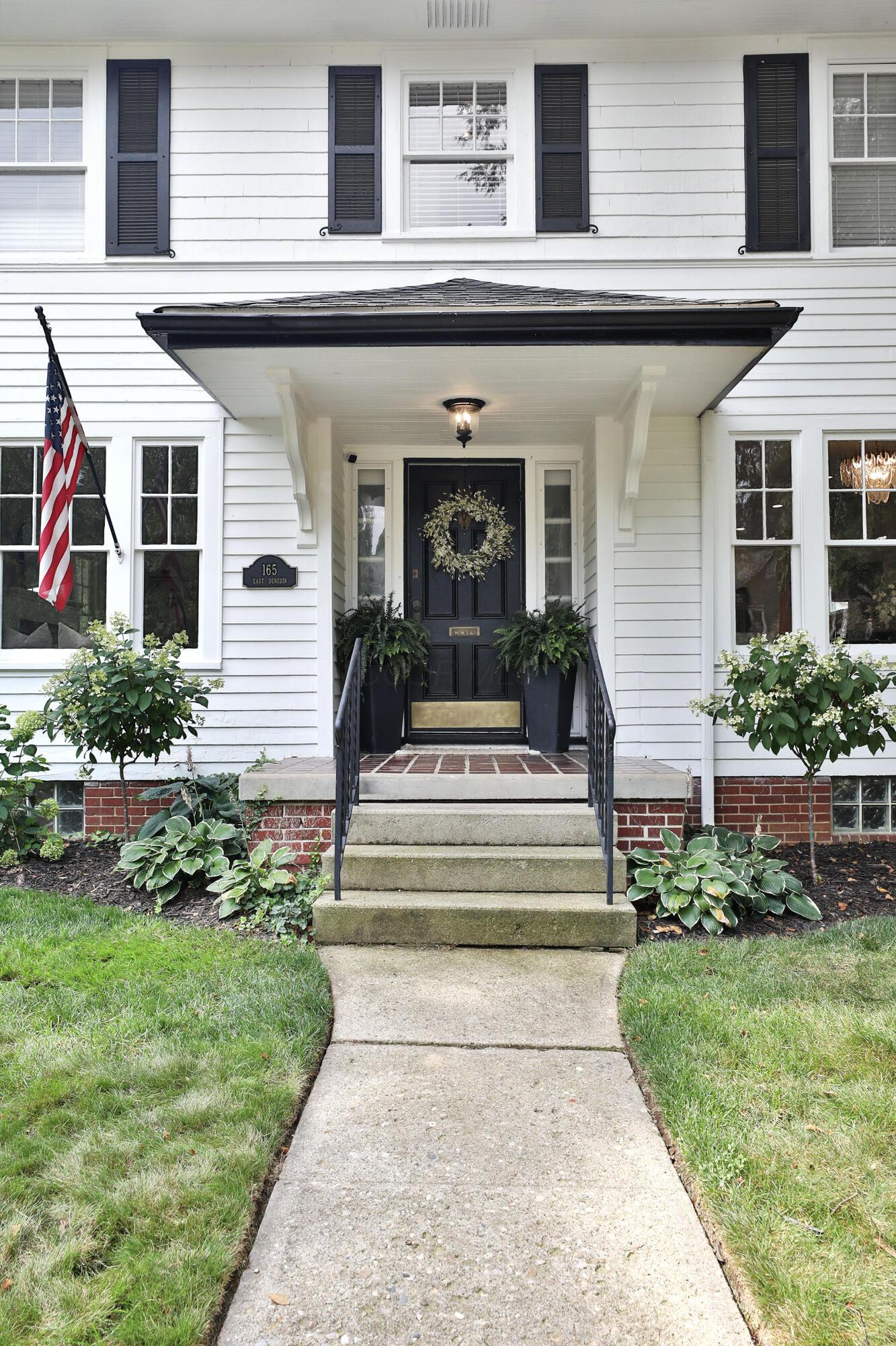 165 East Dunedin Road Columbus, OH 43214 - Photo 3 of 64 165-E-Dunedin-05