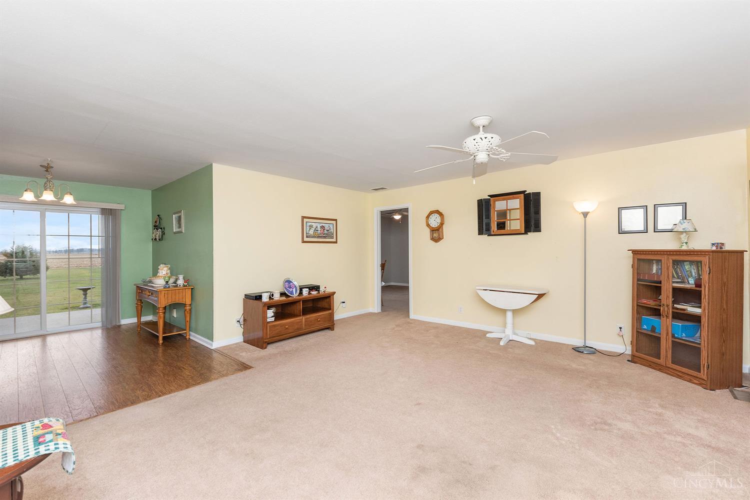828 Gumley Road Blanchester, OH 45107 - Photo 2 of 32
