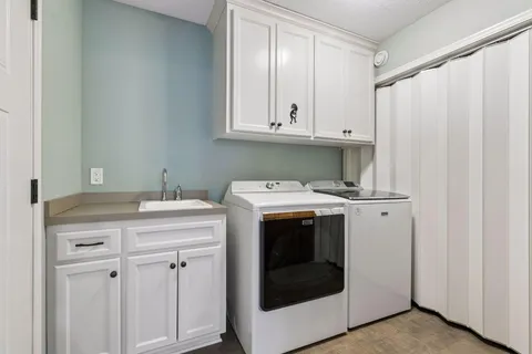 $625,000 | 25441 Heims Lake Circle, Wyoming, MN 55092