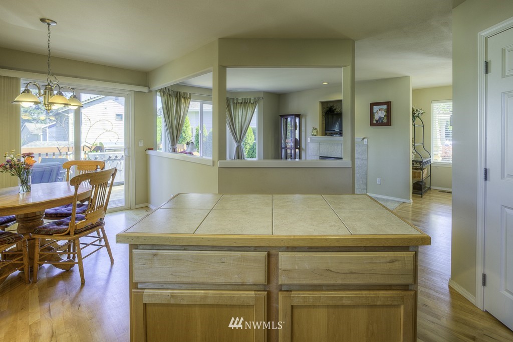 20111 Bartlett Road Bothell, WA 98012 - Photo 11 of 23