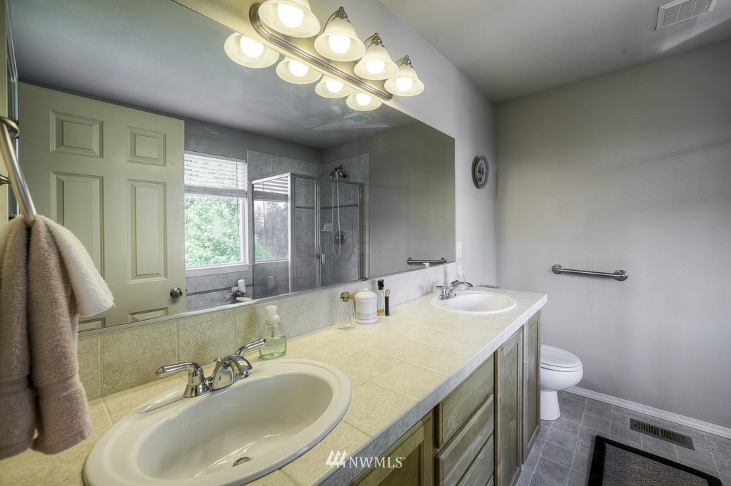 20111 Bartlett Road Bothell, WA 98012 - Photo 17 of 23