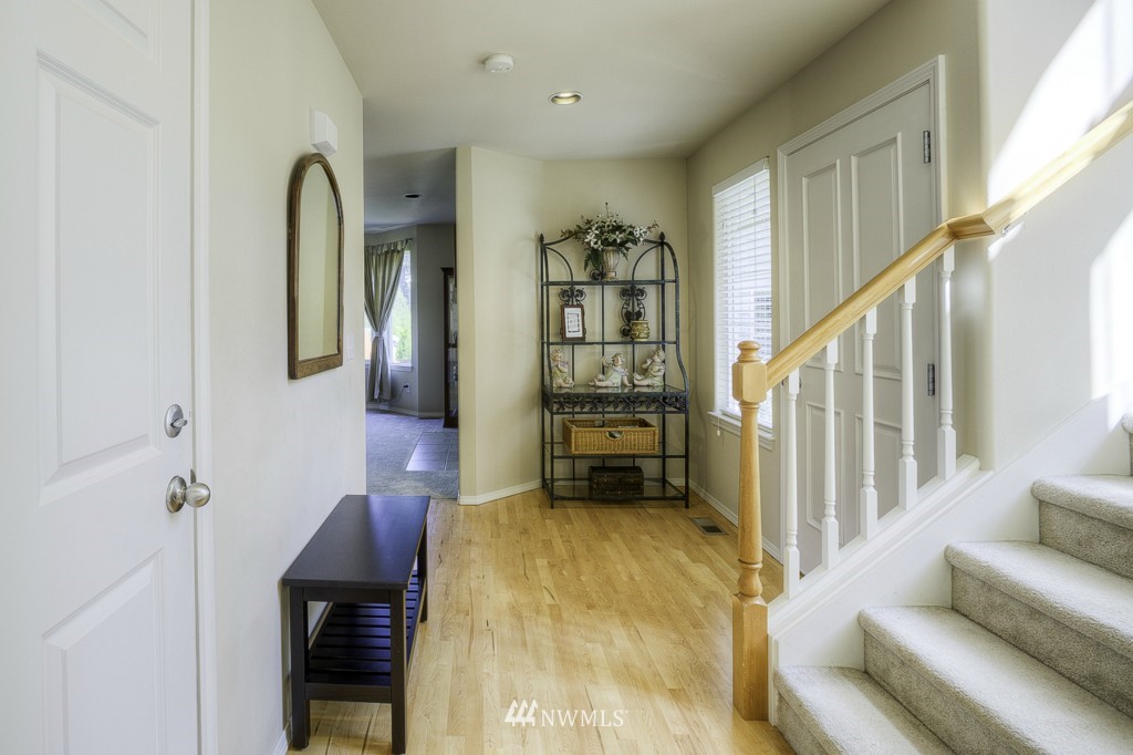 20111 Bartlett Road Bothell, WA 98012 - Photo 4 of 23