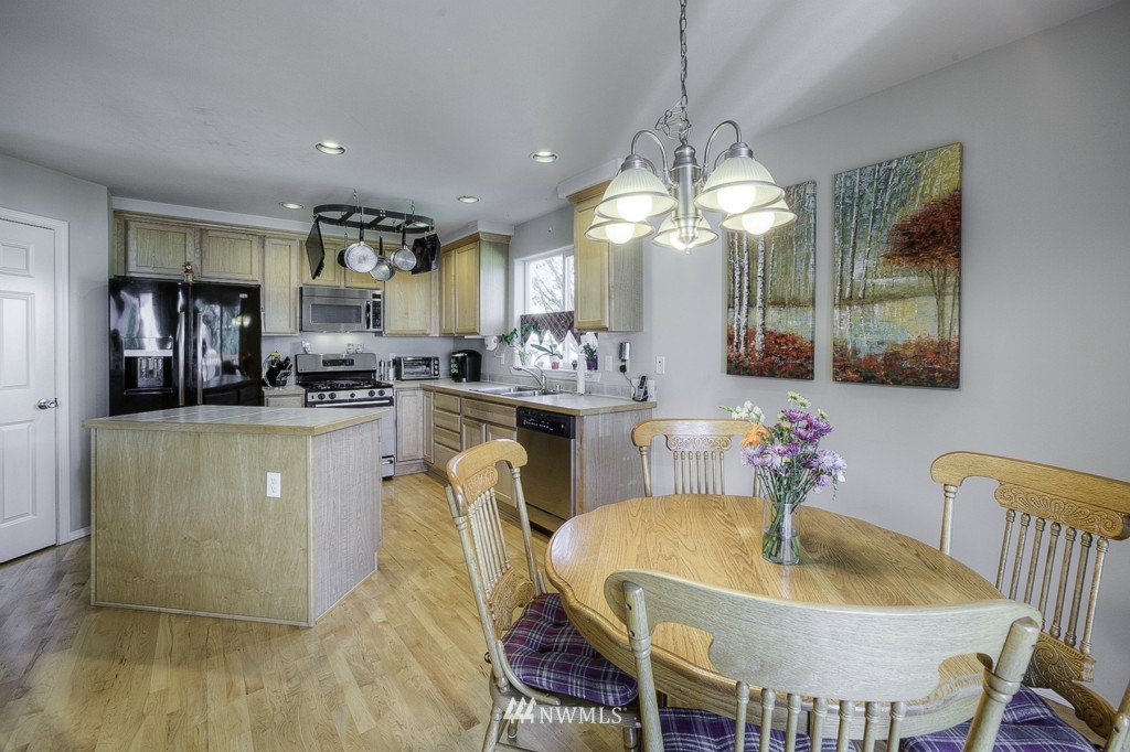 20111 Bartlett Road Bothell, WA 98012 - Photo 8 of 23