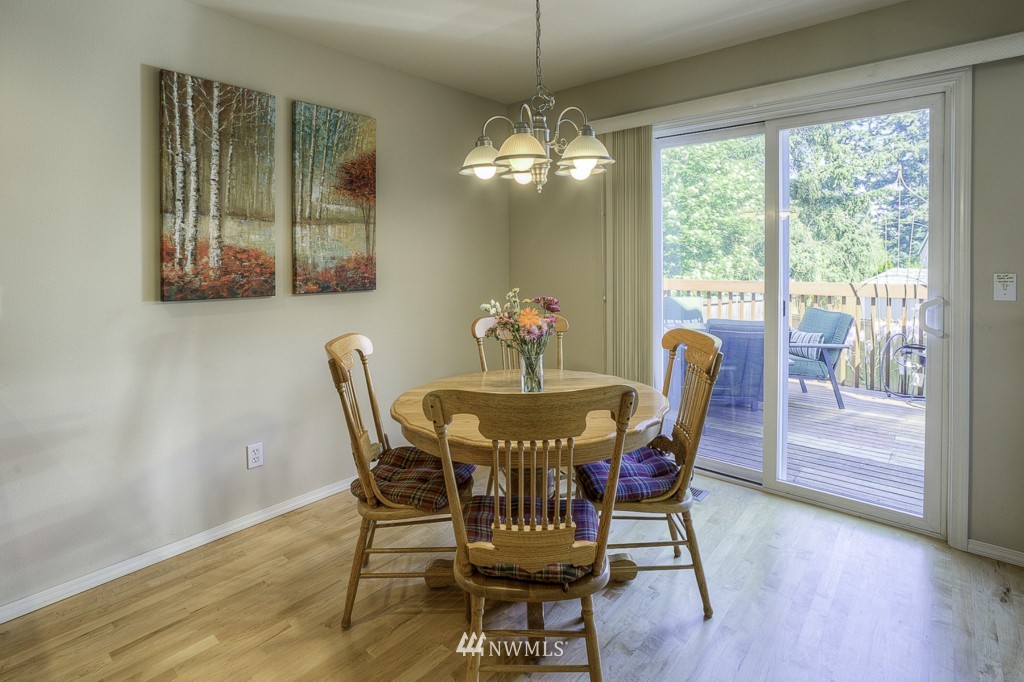 20111 Bartlett Road Bothell, WA 98012 - Photo 10 of 23